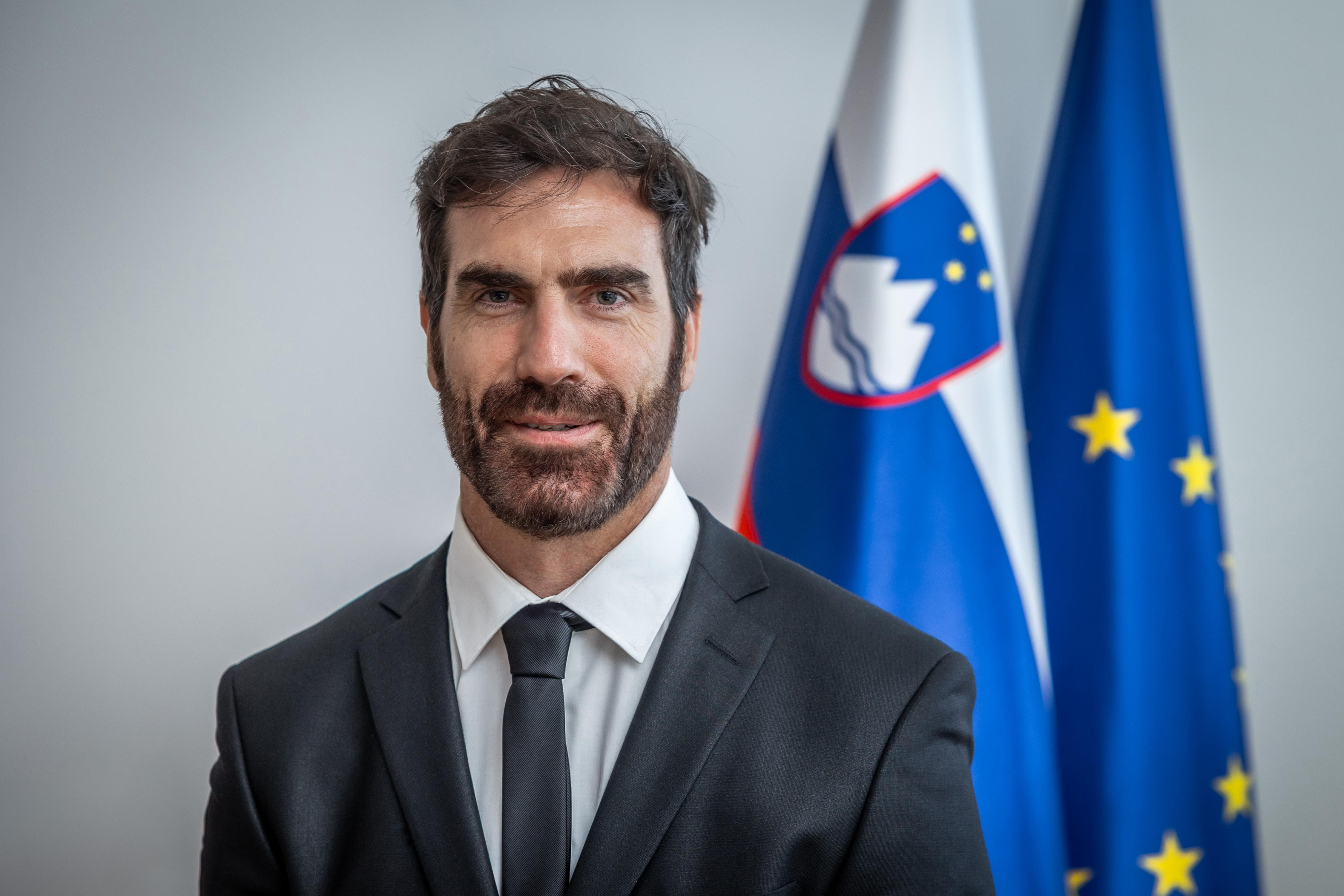 dr. Niko Gamulin