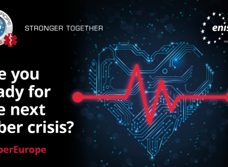 Logotip Agencije Evropske unije za kibernetsko varnost zgoraj levo, pod tem je napis Are you ready for the next cyber crisis?, desno pa srce v ozadju in signal utripa srca v ospredju.