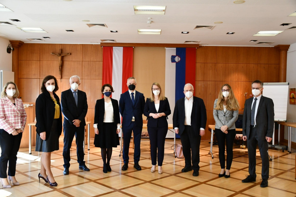 Ministrica dr. Helena Jaklitsch in predstavniki Slovenske gospodarske zveze