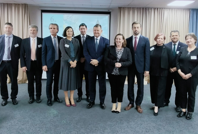 Državna sekretarka Vesna Humar na Monoštrskem forumu o čezmejnem razvoju Pomurja in Porabja