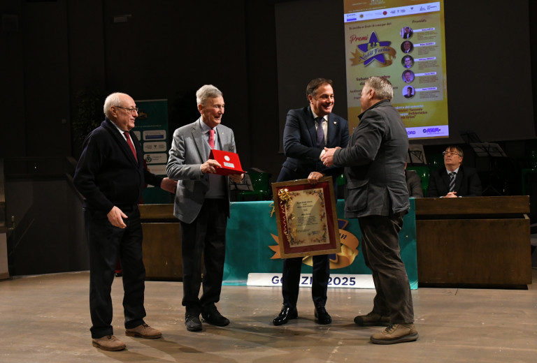 Minister Matej Arčon kot prvi iz Slovenije prejel nagrado Nadâl Furlan