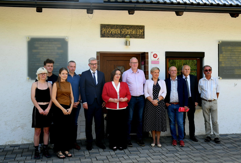 Obisk državne sekretarke Humar na avstrijskem Koroškem zaradi dogodkov v Muzeju Peršman in v SAK