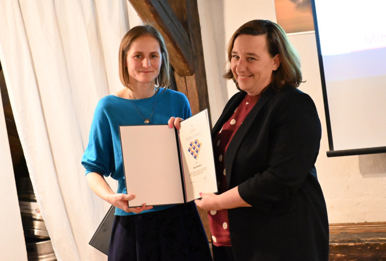 Slovenski pečat na Češkem: Od Rostoharjeve zapuščine do žive skupnosti danes