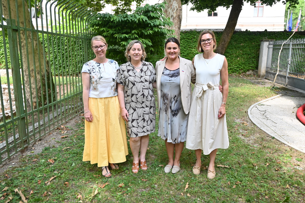 Državna sekretarka, Mariana Poznič, ministrica in vodja kabineta.