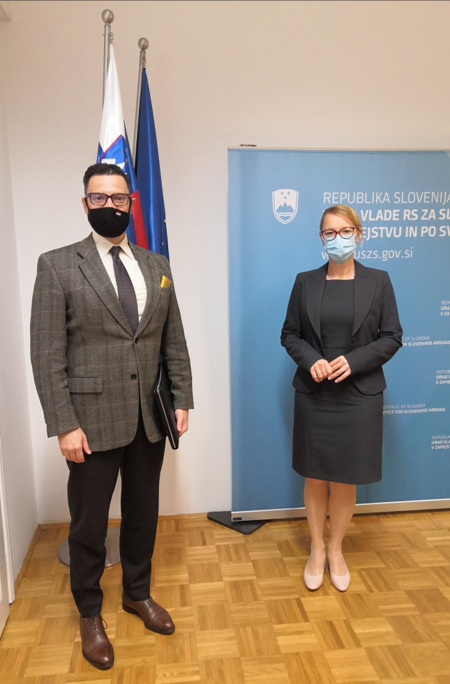 Izredni in pooblaščeni veleposlanik Madžarske v Republiki Sloveniji Andor Ferenc Dávid in ministrica dr. Helena Jaklitsch