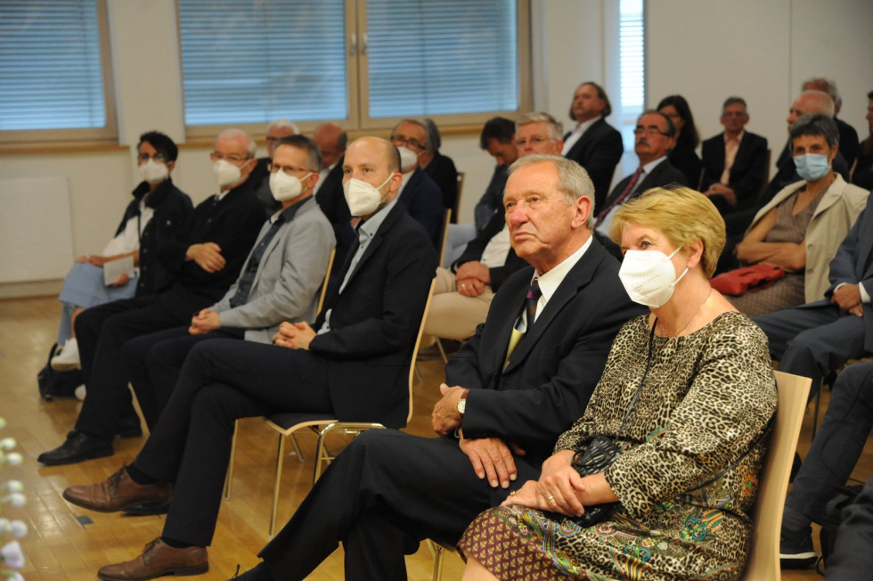 Državni sekretar dr. Dejan Valentinčič in ostali udeleženci podelitve 42. Tischlerjeve nagrade