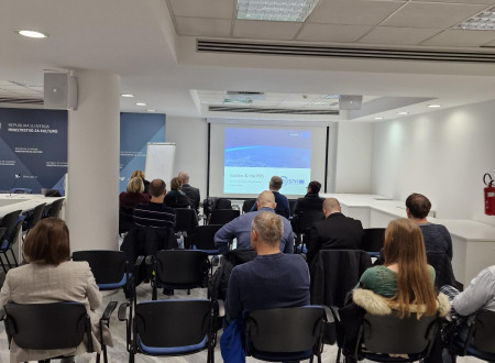 Predstavitev Javne regulirane službe (angleško Public regulated service – PRS) ključnim deležnikom in industriji